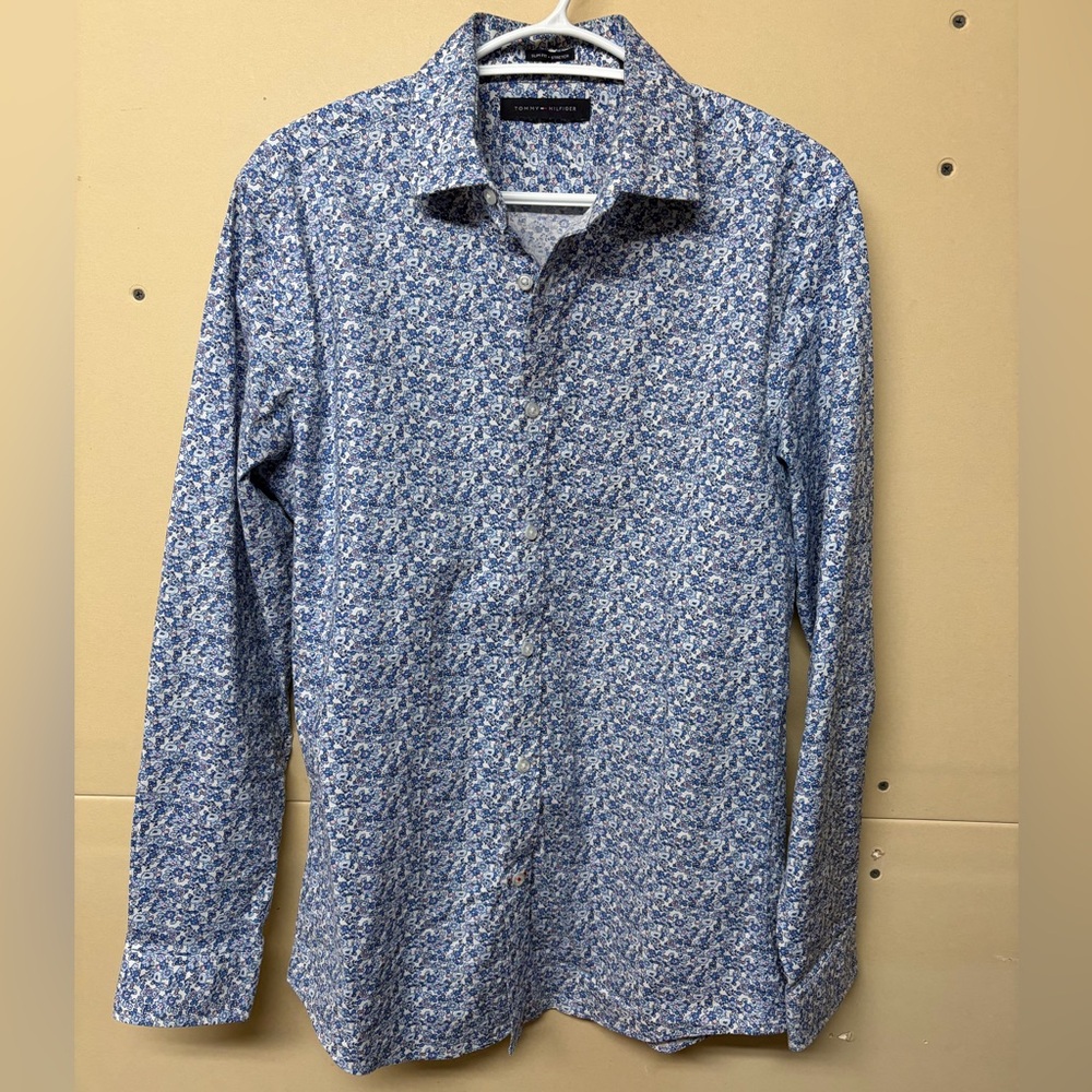2/$30⚡️- SHIRT | Men’s Tommy Hilfiger dress shirt size medium 15 neck 32/33